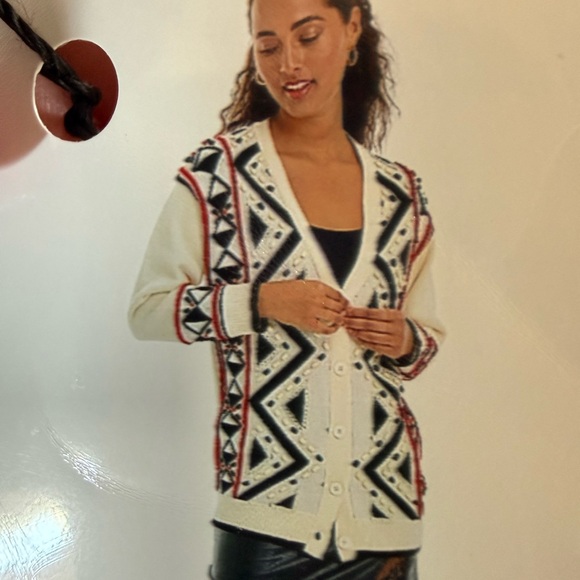 Beaded Geometric Patterned Cardigan - Picture 7 of 9